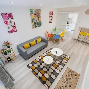 Apartment Pass The Keys - Bright & Airy 2br 2bath In Perfect Location, Belfast